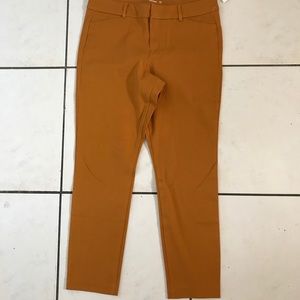 Old Navy Mid Rise Pixie ankle pants - Mustard